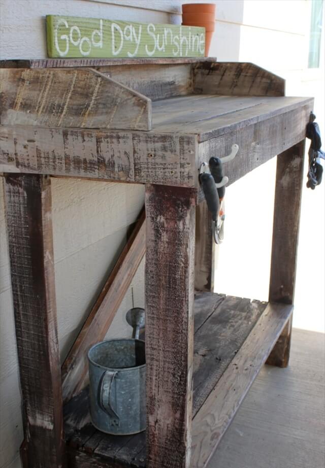 DIY Potting Bench From Pallets