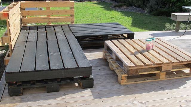 Wood Pallet Deck Furniture (Sofa and Table) | 99 Pallets