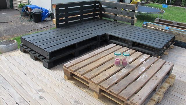 Wood Pallet Deck Furniture (Sofa and Table) | 99 Pallets