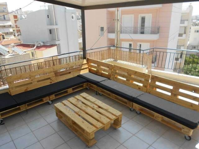 Pallet Sectional Couch for Outdoors