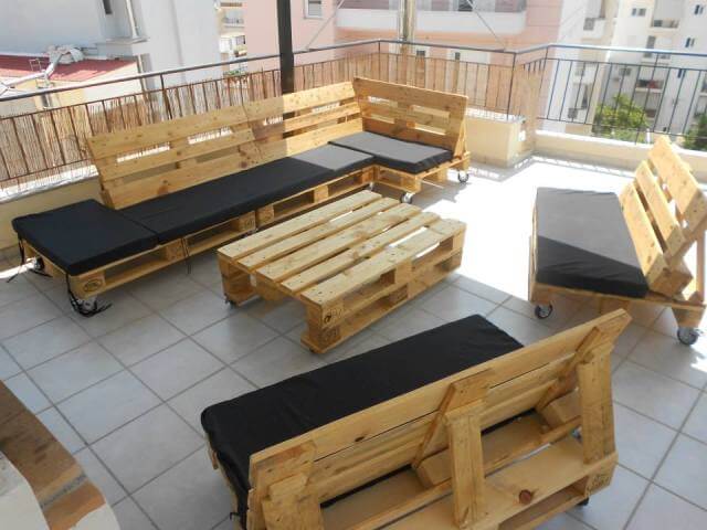 Pallet Sectional Couch for Outdoors | 99 Pallets