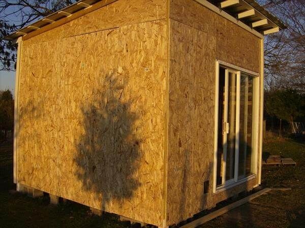 DIY Storage Shed From Pallets 99 Pallets