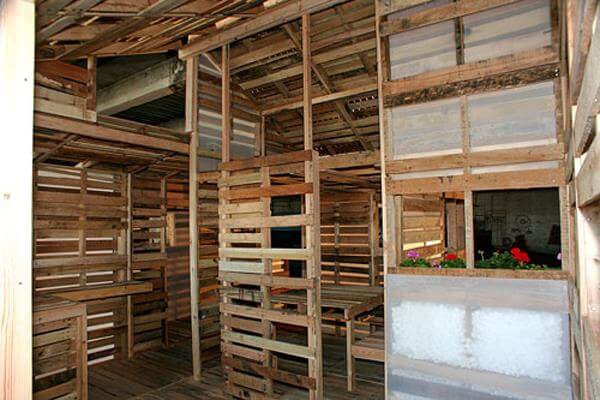 DIY Pallet House Instructions - I-Beam Design | 99 Pallets