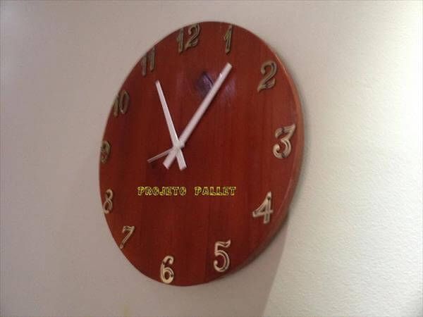 Reclaimed Pallet Wood Clock | 99 Pallets