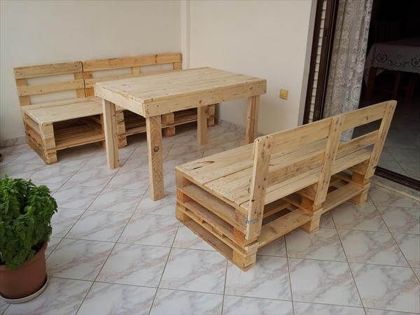 DIY Pallet Furniture Projects | 99 Pallets