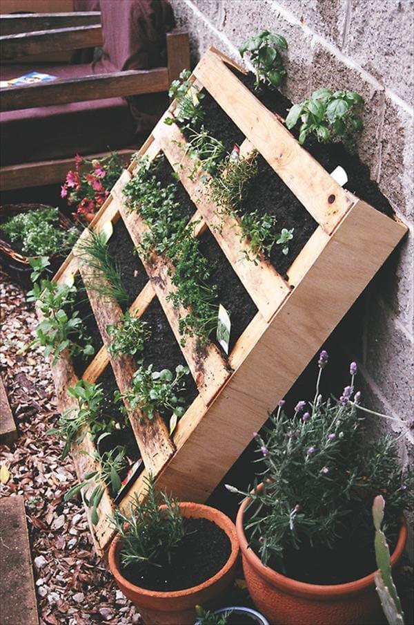 DIY Pallet Gardens 20 Creative Ways to Use Pallets 99 Pallets