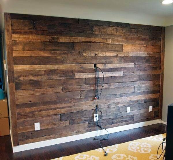 DIY Recycled Pallet Wall