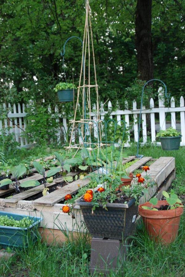 9 DIY Pallet Garden Bed Ideas | 99 Pallets