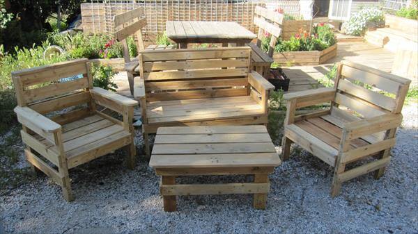 DIY Outdoor Pallet Furniture | 99 Pallets