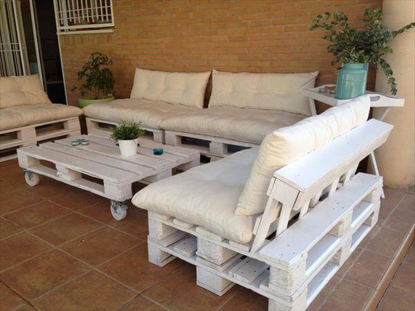 DIY Pallet Outdoor Sitting Furniture | 99 Pallets