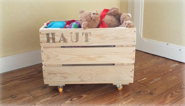 toy chest out of pallets