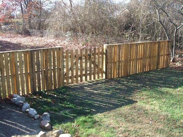 Recycled Pallet Wood Fence | 99 Pallets