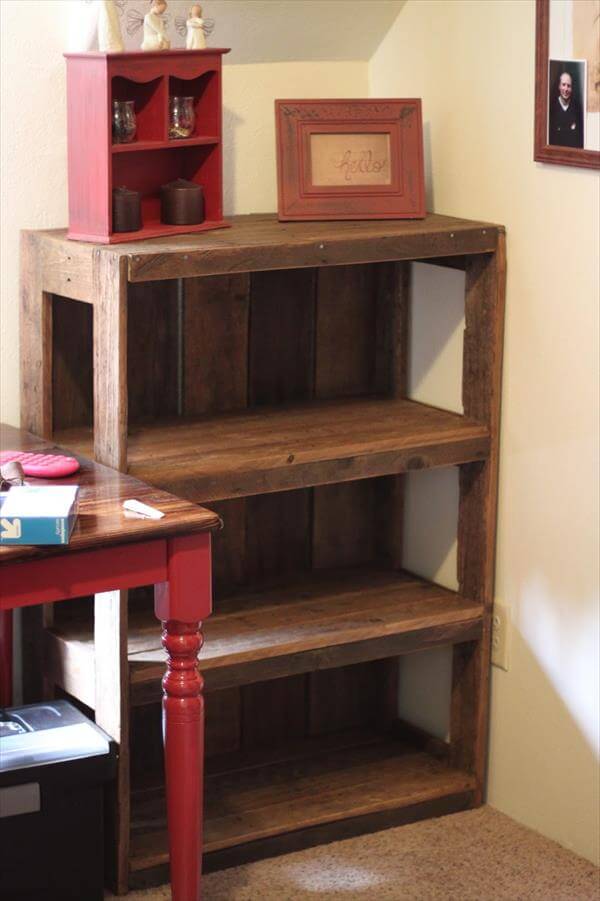 DIY Wood Pallet Bookshelf Tutorial | 99 Pallets