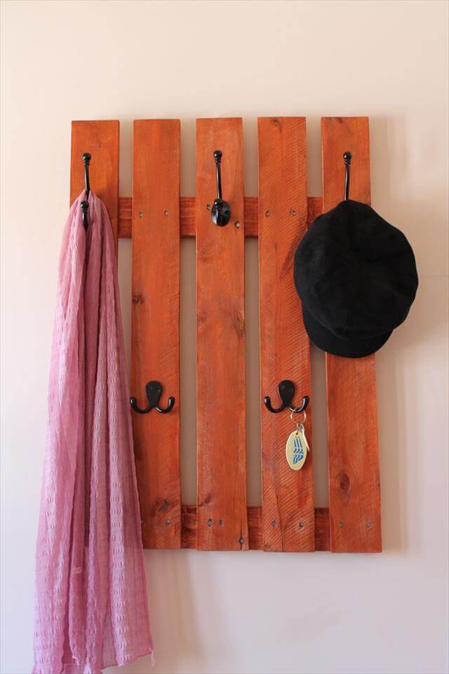 10 Reclaimed Wood Pallet Coat Rack