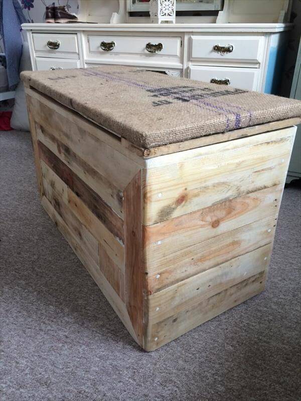 DIY Pallet Burlap Cushioned Ottoman 99 Pallets