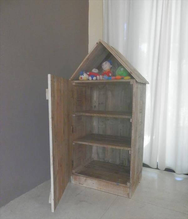 DIY Pallet Doll Playhouse for Kids 99 Pallets