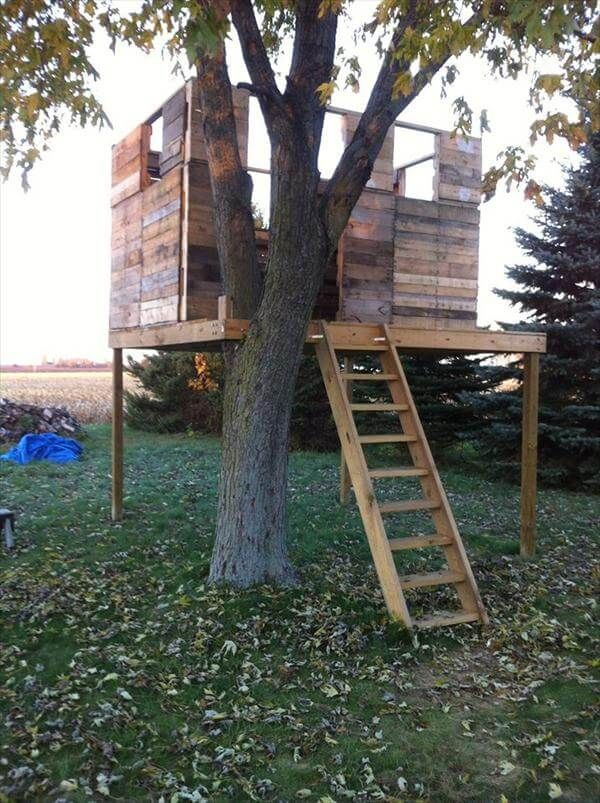 New Tree House Out Of Pallets with Simple Decor