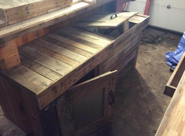 DIY Recycled Pallet Wood Bar Table! | 99 Pallets