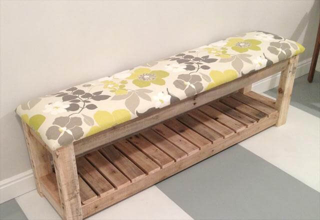 DIY Reclaimed Wood Pallet Bench - Mudroom Bench | 99 Pallets