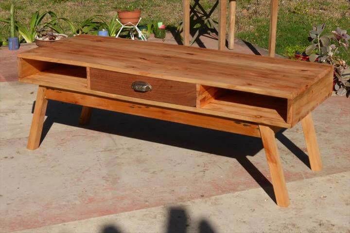 legs and a drawer to get the beauteous and functional table design