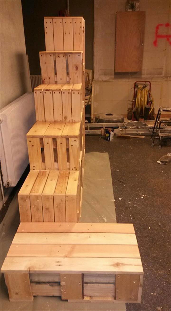 Pallet Stairs with Magazine Rack 99 Pallets