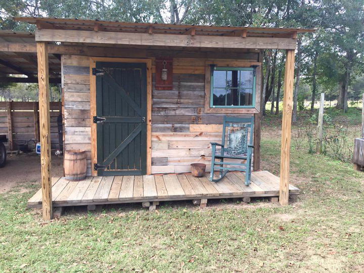 DIY Pallet Shed â€