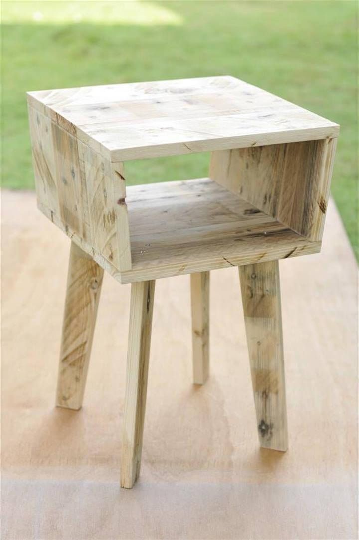 Creative Pallet Side Table | 99 Pallets