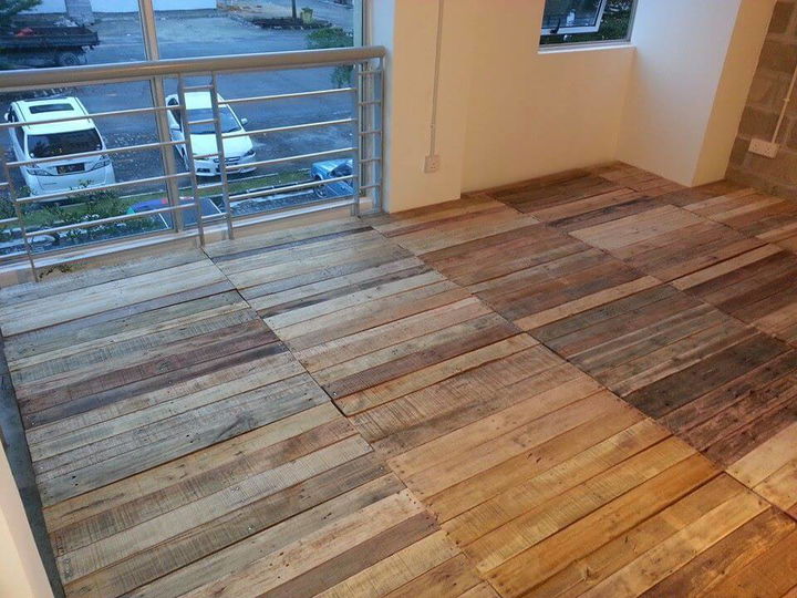 Recycled Pallet Flooring - DIY | 99 Pallets