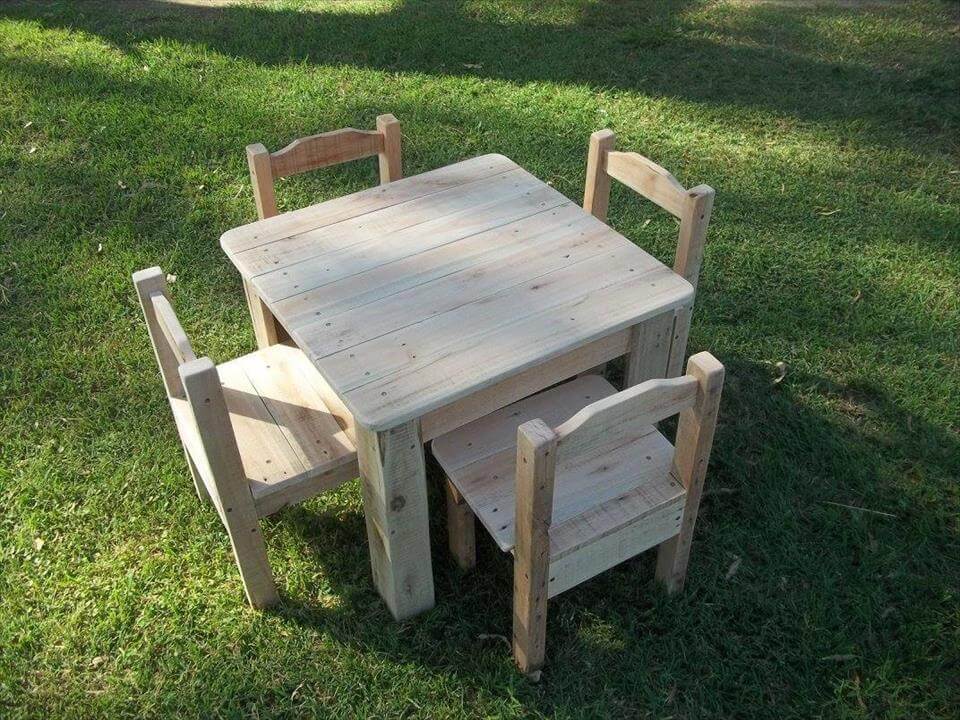 pallet-dining-set.jpg (960×720) (With images) | Pallet dining table