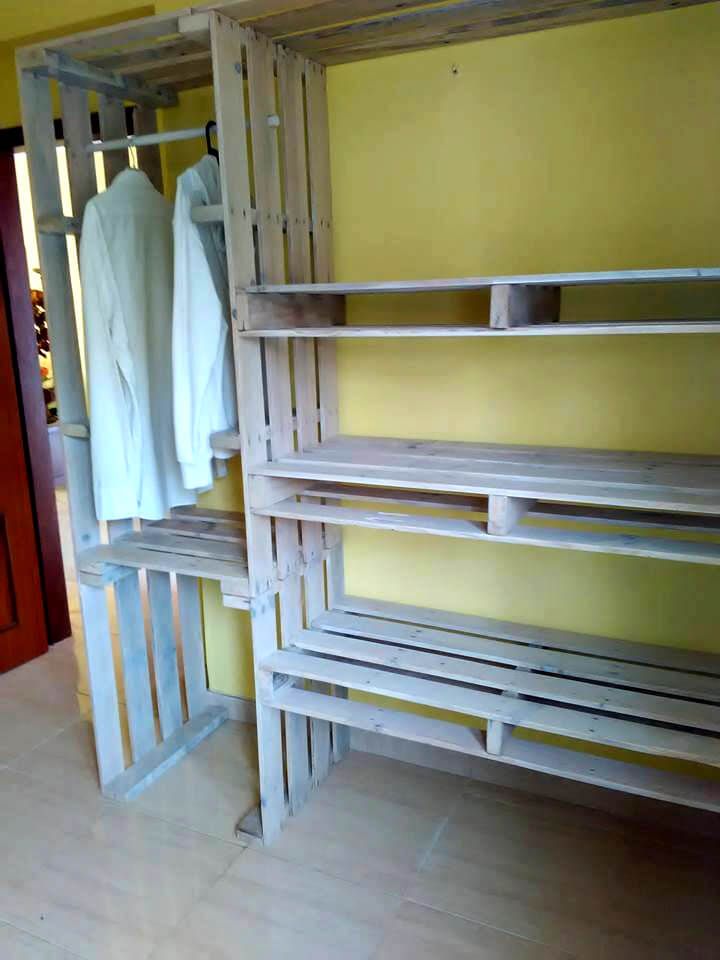 Pallet Closet - Wardrobe Made from Pallets | 99 Pallets