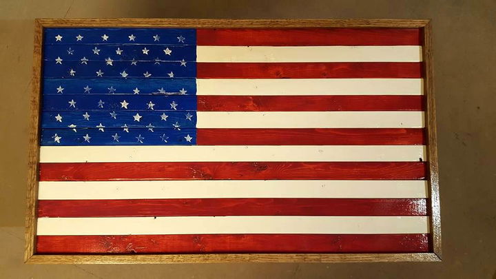 Rustic Pallet Flag Ideas | 99 Pallets