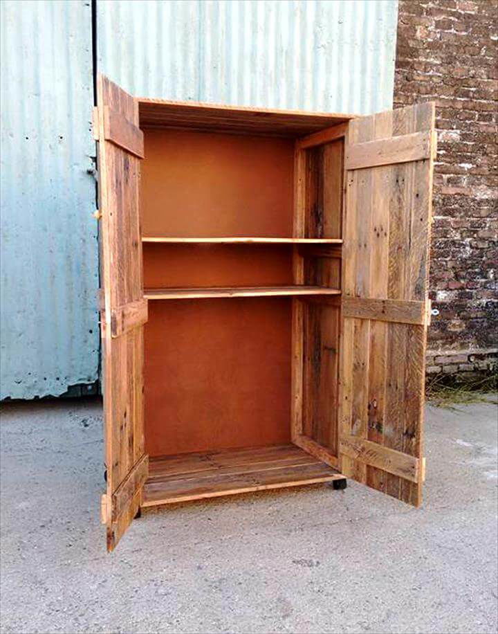 Pallet Wardrobe Closet made from Pallets 99 Pallets