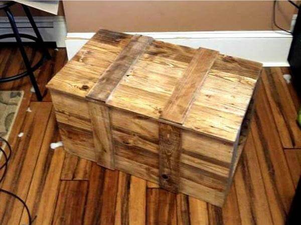 toy chest out of pallets