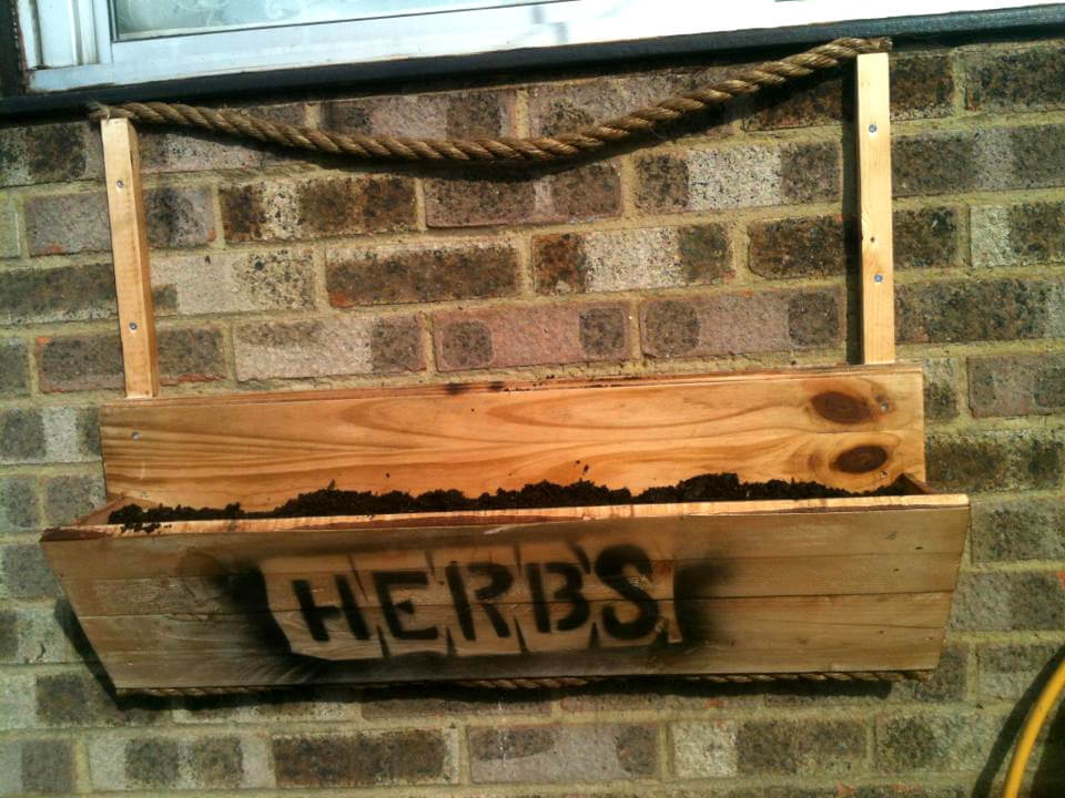 Pallet Wall Hanging Herb Planter | 99 Pallets