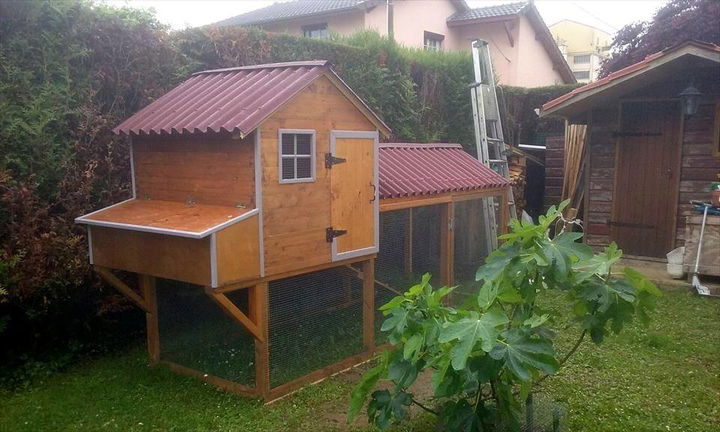 DIY Chicken Coop From Pallets | 99 Pallets