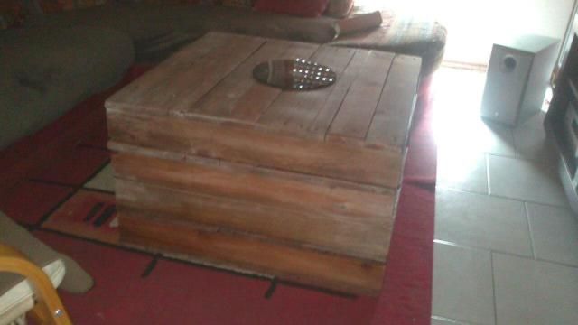 Coffee Table Out of Old Pallets