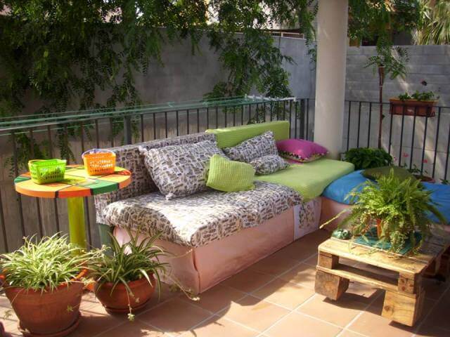 8 DIY Pallet Projects with Instructions
