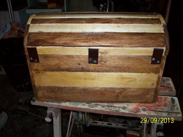 Small pallet chest