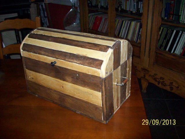 Small pallet chest