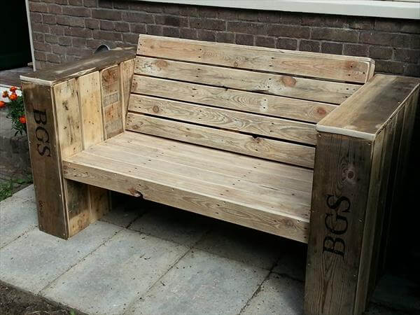 Outdoor Pallet Bench