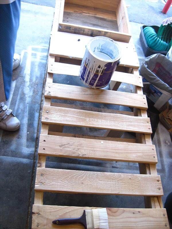 DIY Pallet Bench Instructions with Planter Box