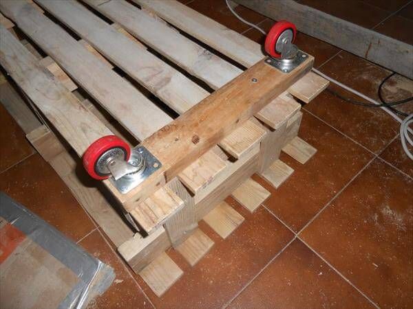 pallet coffee table with wheels
