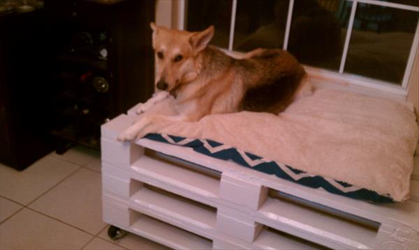 99 pallets dog bed