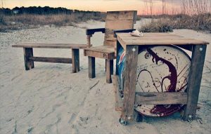 DIY Pallet Gallon Drum Table