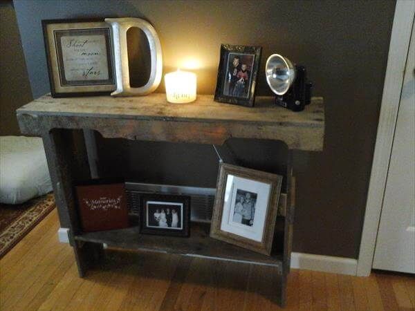 recycled pallet entry way desk
