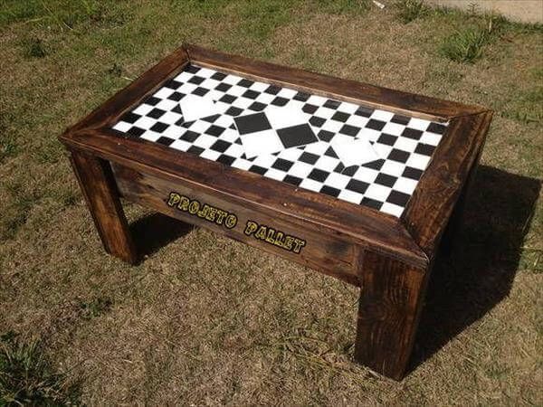 reclaimed pallet table