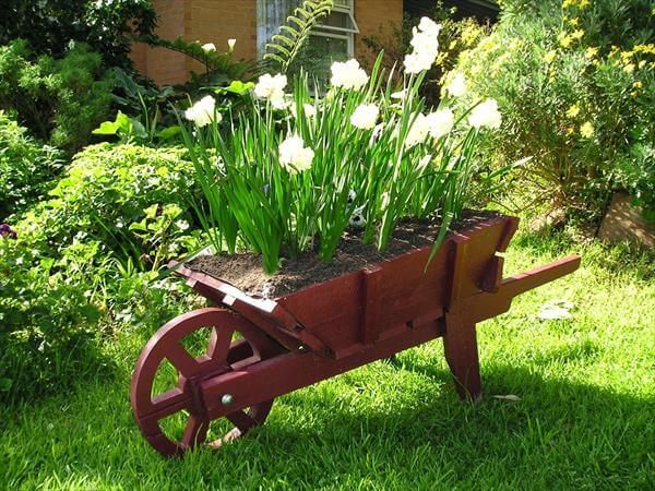 Diy Pallet Wheelbarrow Planter, Wooden Garden Wheelbarrow Planter Plans
