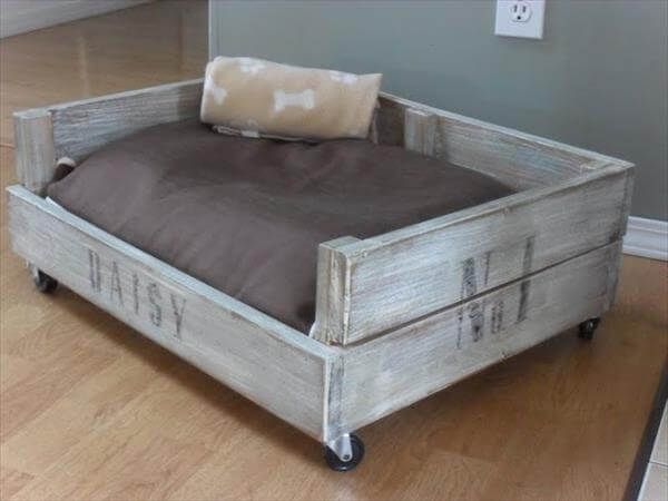 diy wooden pallet dog bed