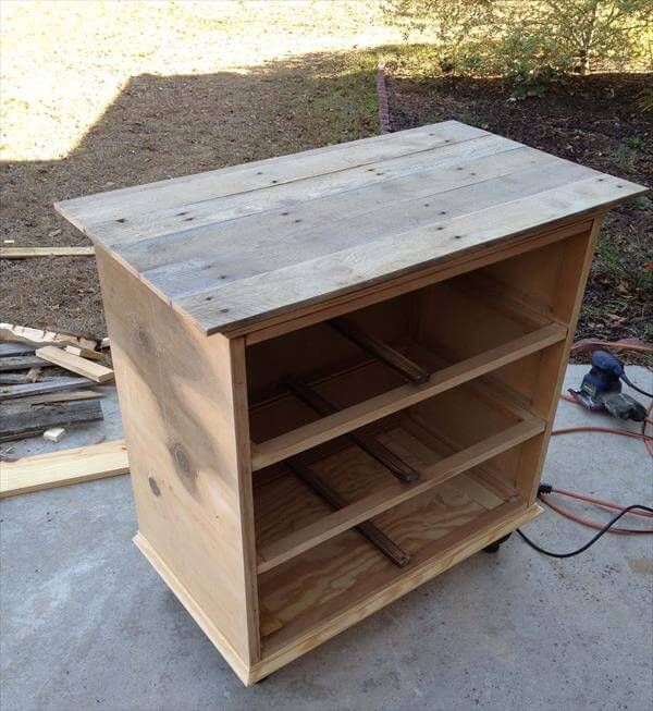 making the chest top with pallet wood