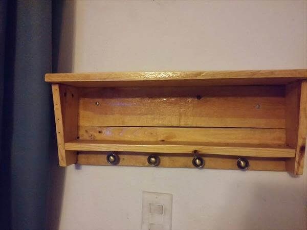 recycled pallet entry way key organizer